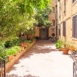https://le-suite-di-borgo.it-romehotels.com