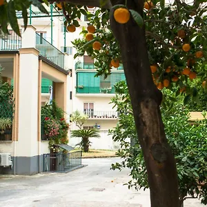 https://il-nido-portici.hotels-amalfi.com