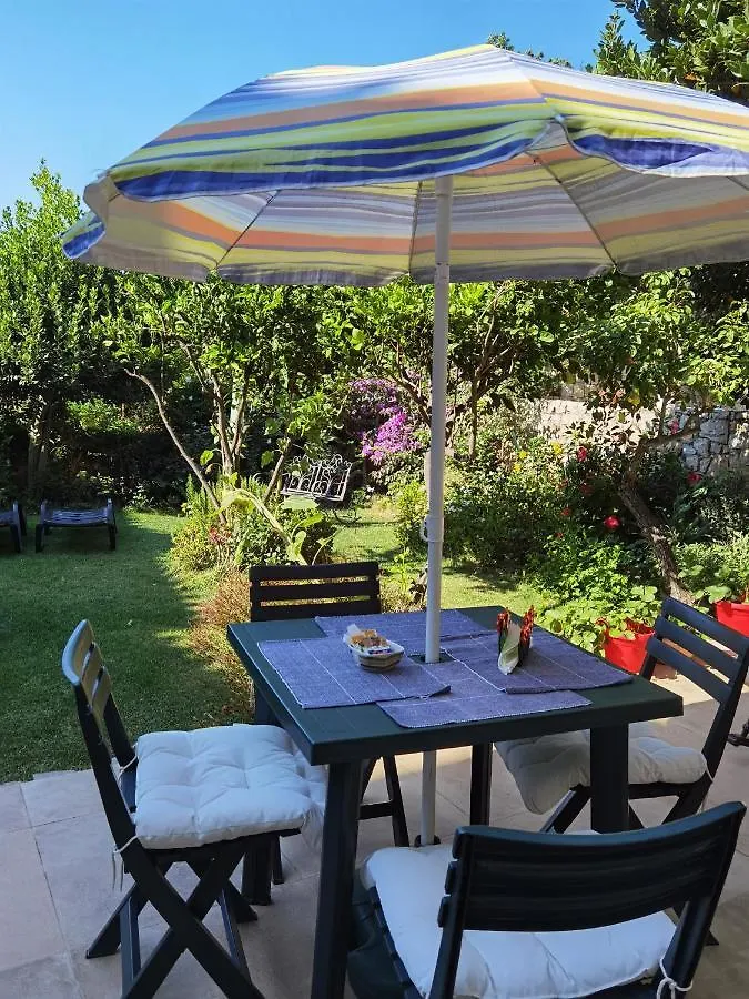 Il Giardino Di Tatiana Rooms & Breakfast La Maddalena  0*, La Maddalena (Sassari)