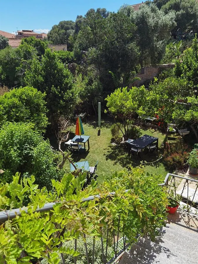 Il Giardino Di Tatiana Rooms & Breakfast La Maddalena  Alojamento de Acomodação e Pequeno-almoço La Maddalena (Sassari)